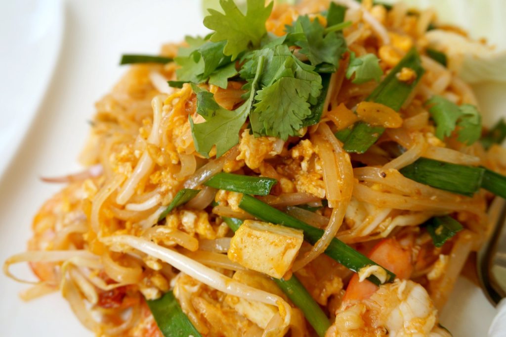 pad thai, thai food, thailand-4409871.jpg